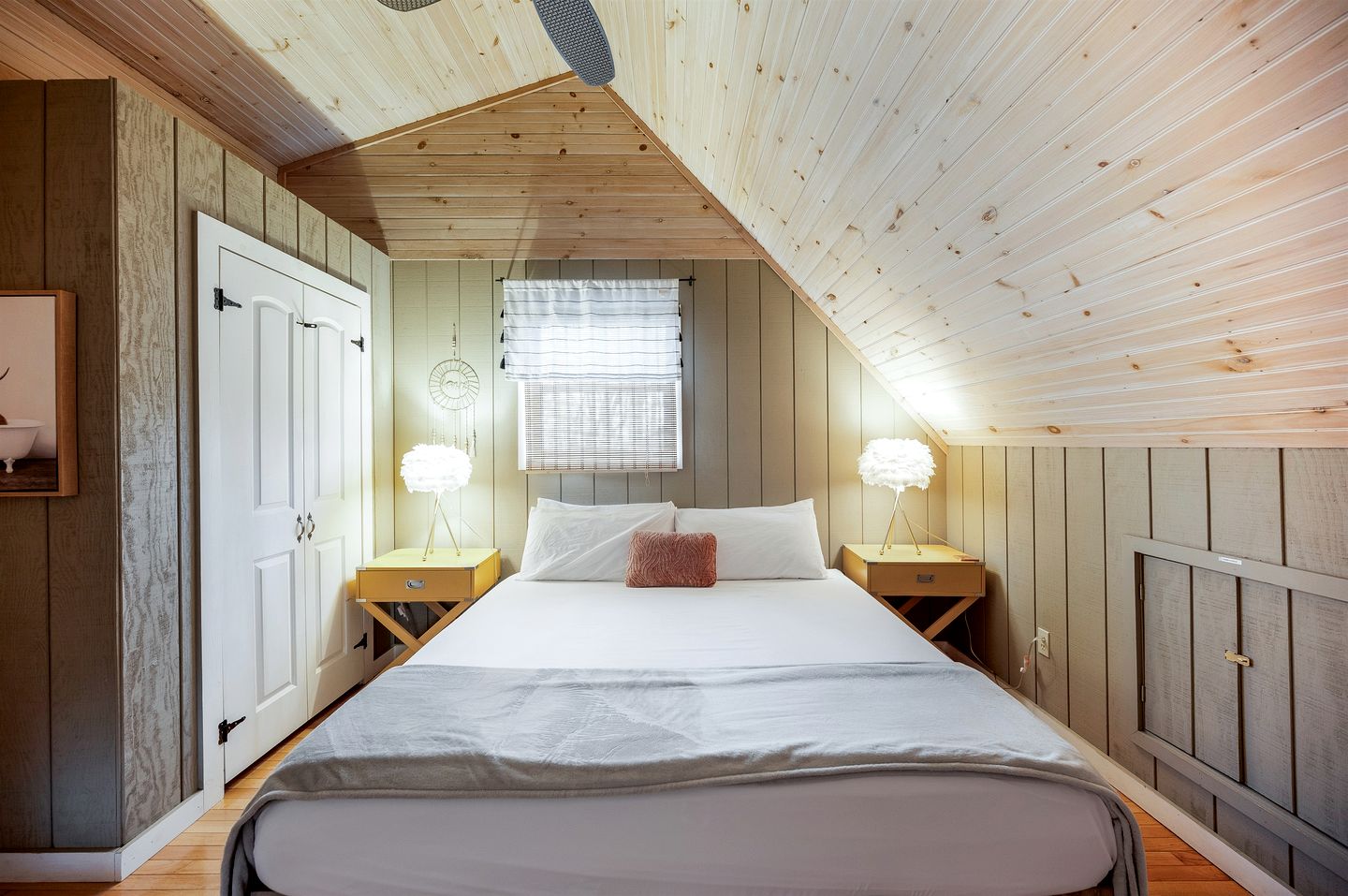 Chic Picturesque Cabin Ideal for a Romantic Getaway in Tennessee