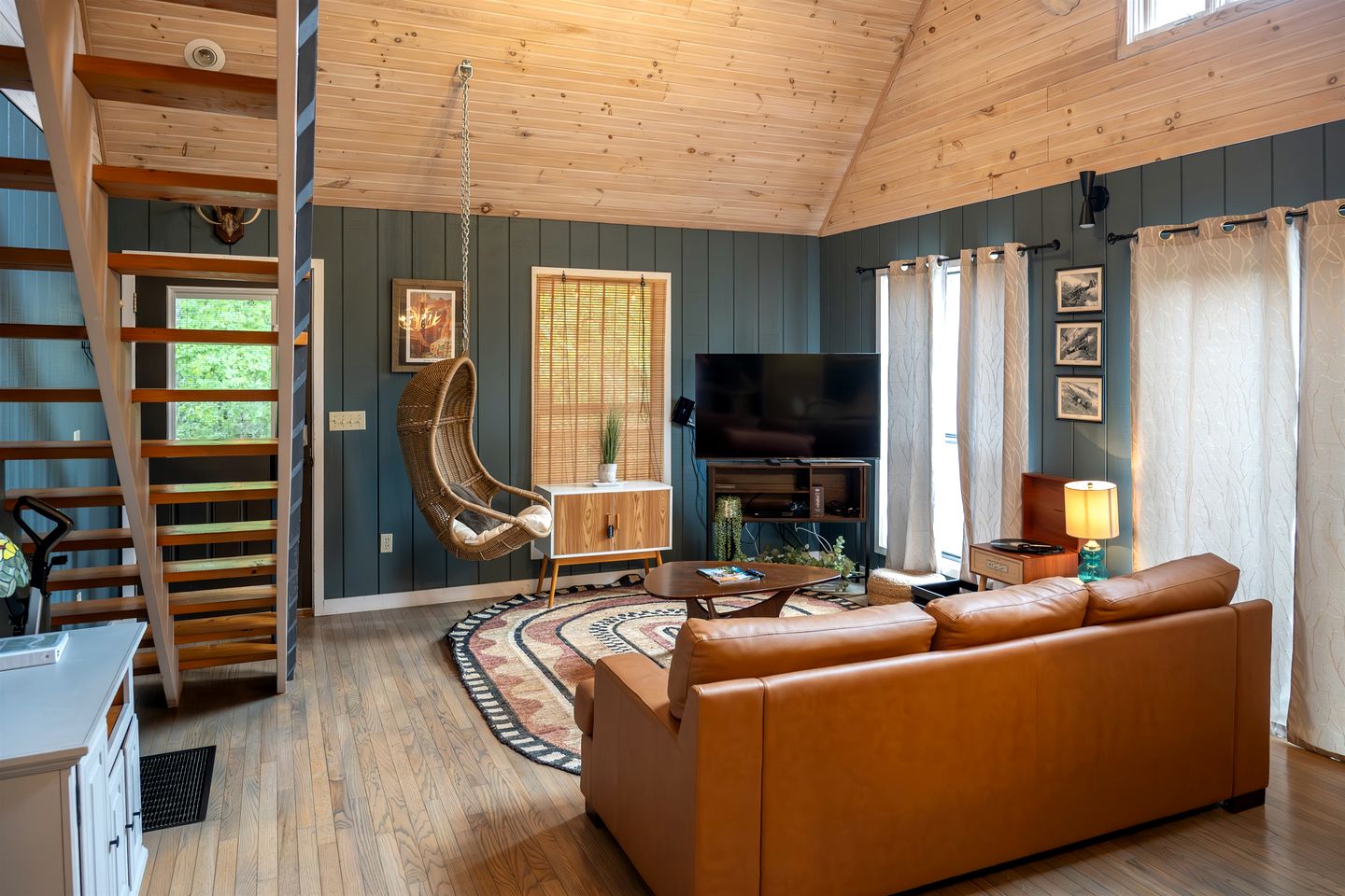 Chic Picturesque Cabin Ideal for a Romantic Getaway in Tennessee