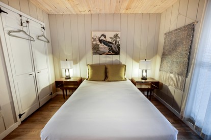 Chic Picturesque Cabin Ideal for a Romantic Getaway in Tennessee - Photo 2