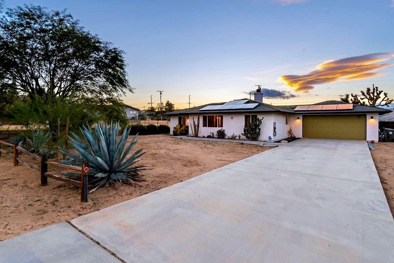 Sidewinder A Country Chic, Bohemian Retreat, Cabins, Yucca Valley