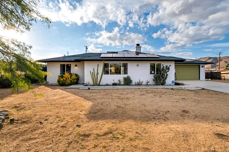 Sidewinder A Country Chic, Bohemian Retreat, Cabins, Yucca Valley