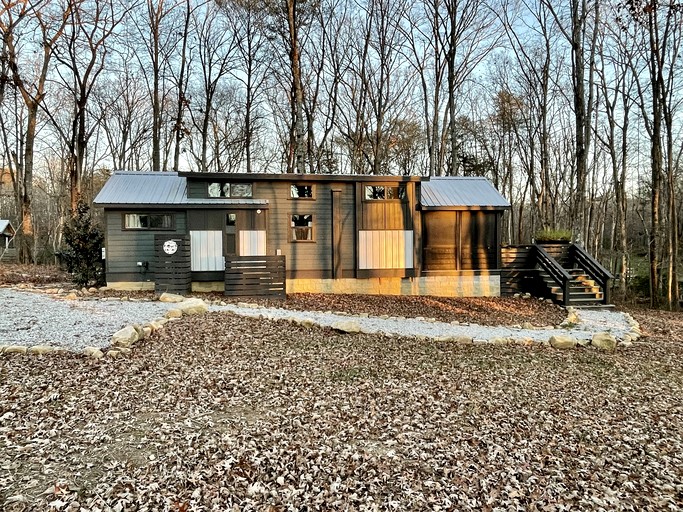 Cabins (United States of America, Tracy City, Tennessee)
