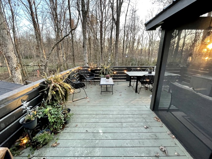 Cabins (United States of America, Tracy City, Tennessee)