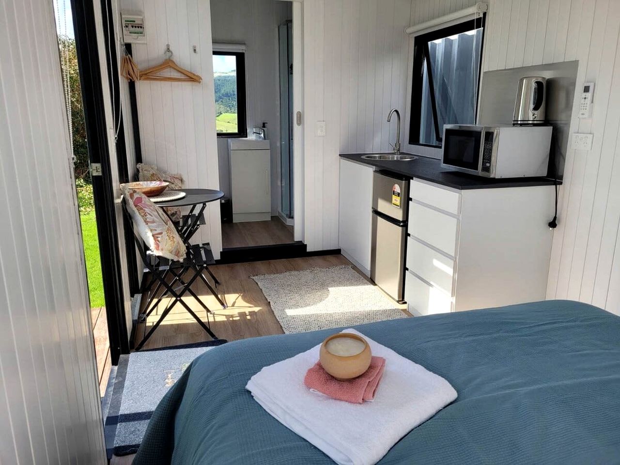 Chic Tiny House Retreat Surrounded by a Lovely Valley in Whangarei, North Island