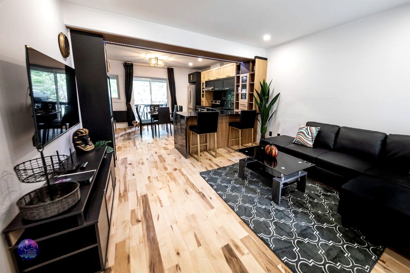 Chic Suite Rental Fantastic for Outdoor Activities with Barbecue in Lac des Plages, Quebec