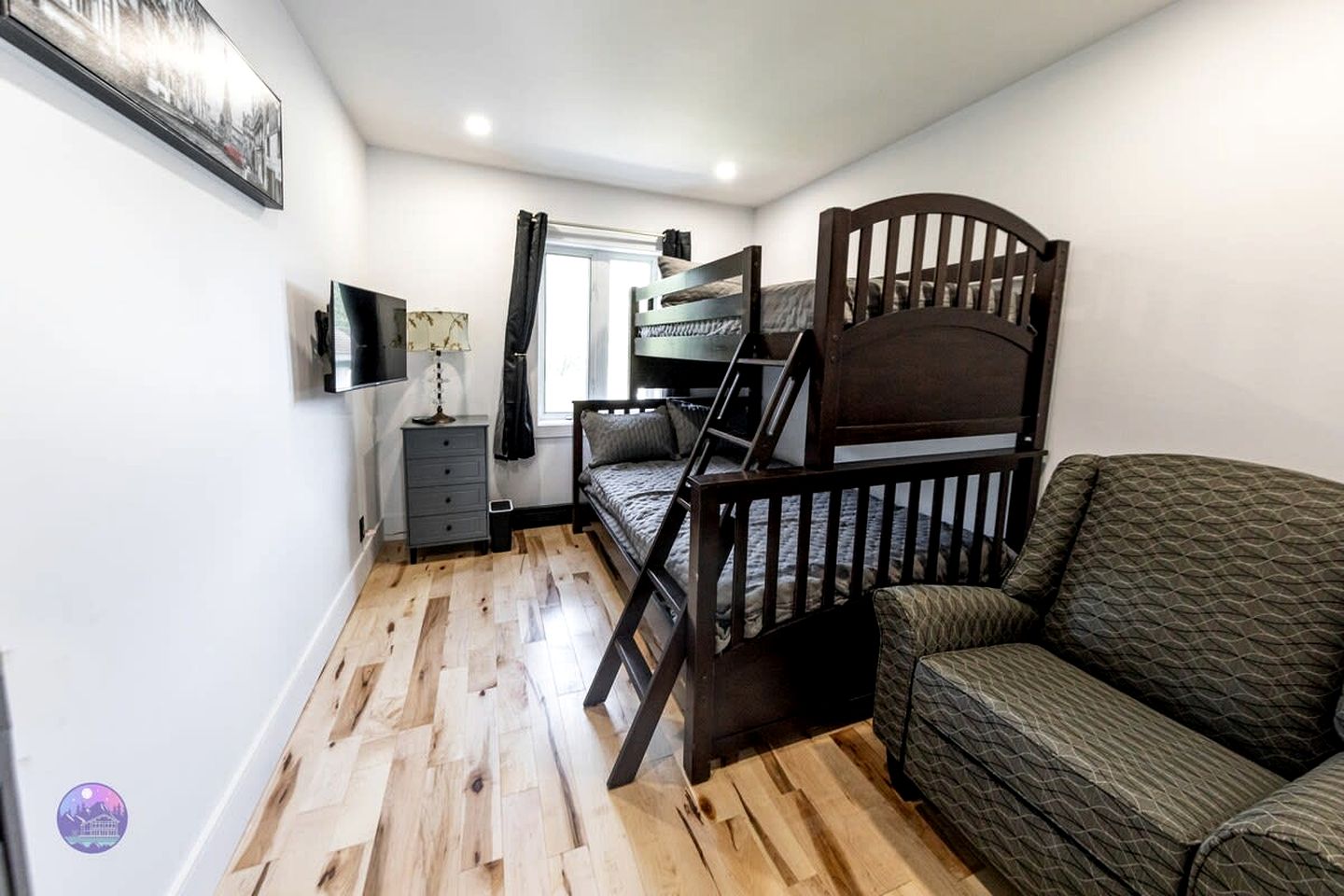 Chic Suite Rental Fantastic for Outdoor Activities with Barbecue in Lac des Plages, Quebec