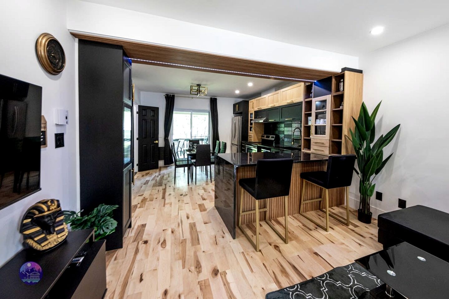 Chic Suite Rental Fantastic for Outdoor Activities with Barbecue in Lac des Plages, Quebec