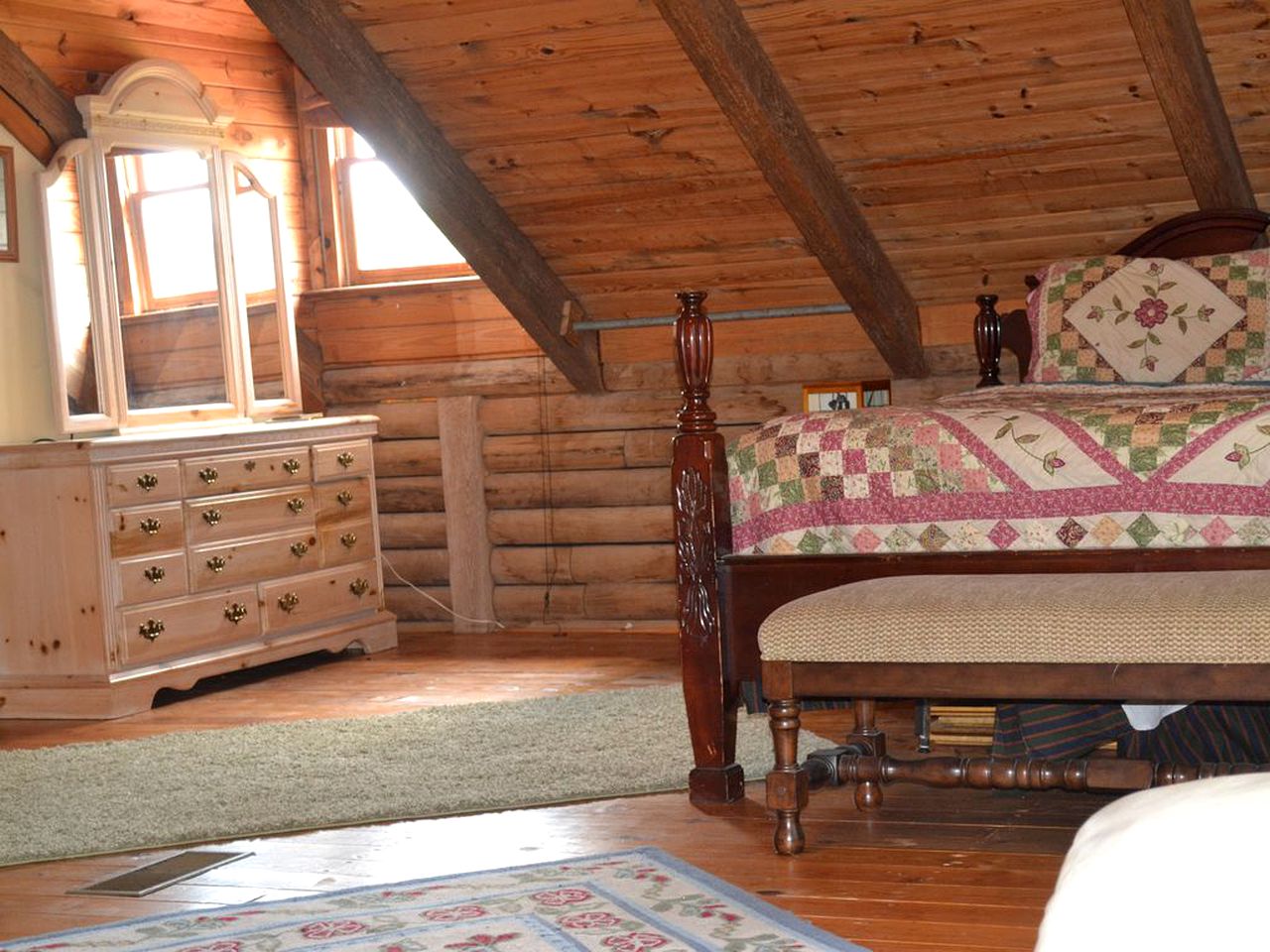 Stately Log Cabin with a Pool for a Group Getaway near Chickamauga, Georgia
