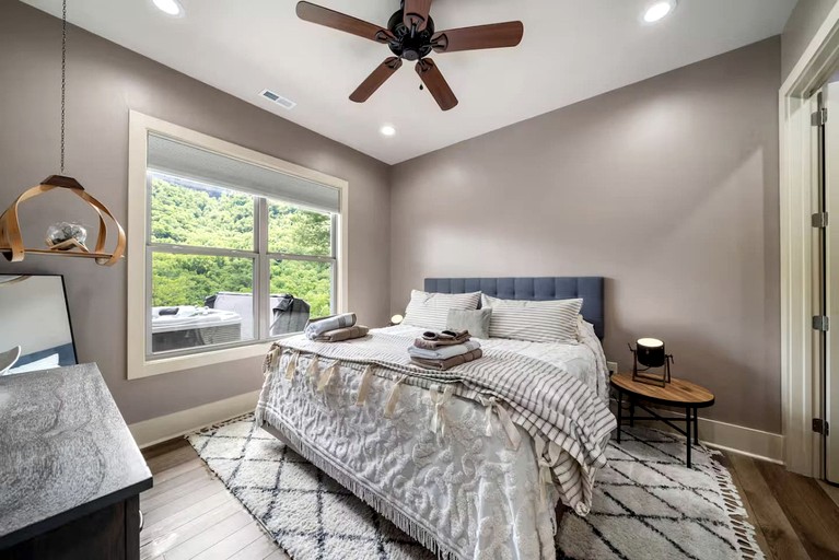 Vacation Rentals (United States of America, Chimney Rock, North Carolina)