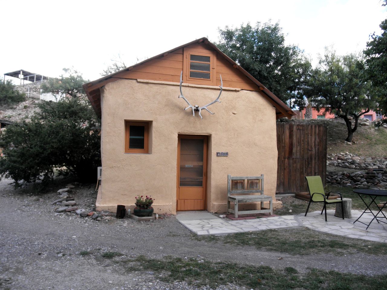 Traditional Southwestern Cottage Rental near Big Bend National Park in Texas