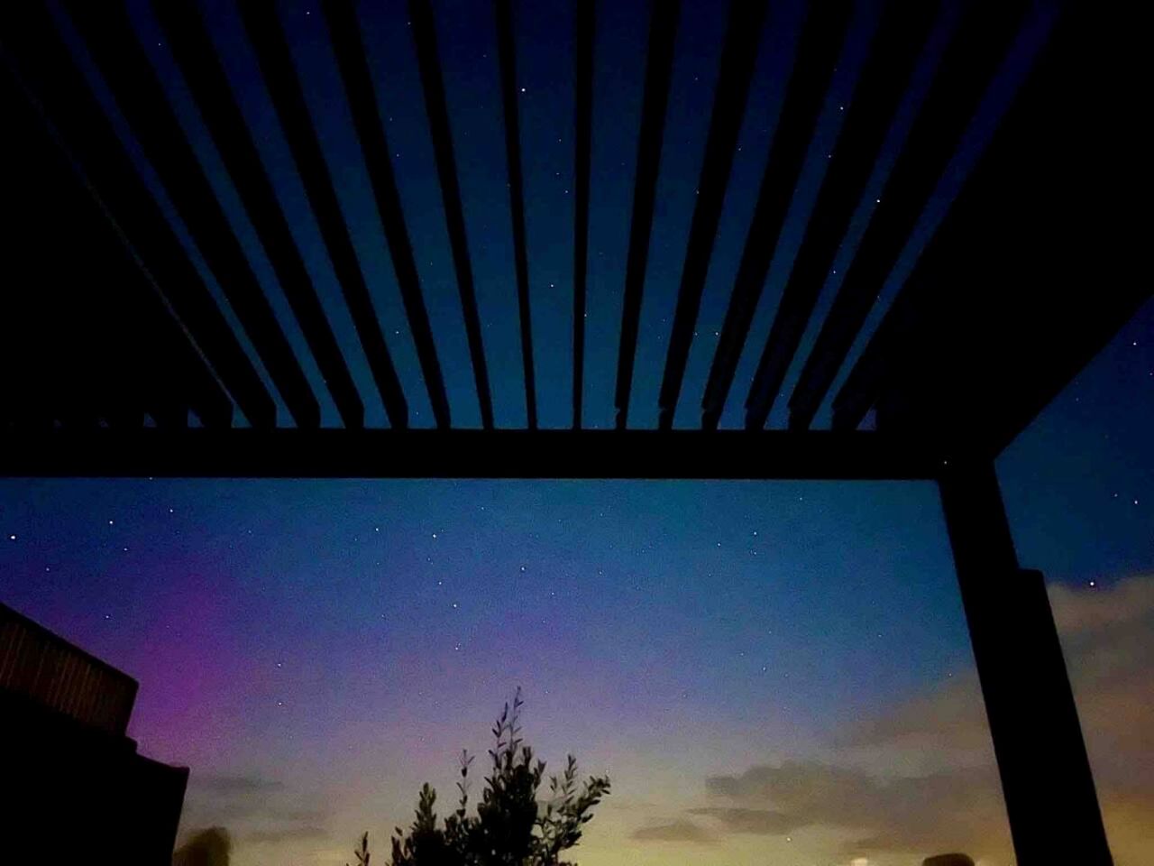 Gorgeous Fully-Equipped Cabin with Spectacular Outdoor Living Space in UK