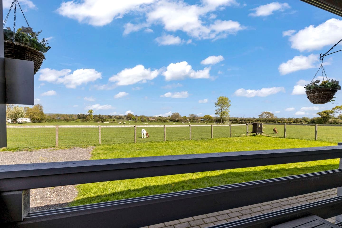 Gorgeous Fully-Equipped Cabin with Spectacular Outdoor Living Space in UK