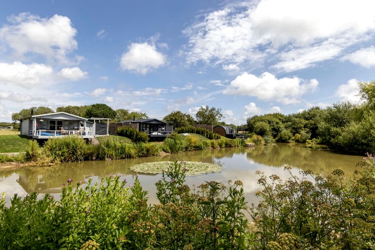 Cabins (United Kingdom, --, England)