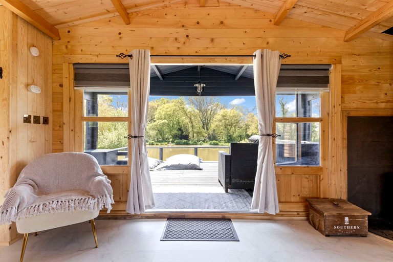 Cabins (United Kingdom, --, England)