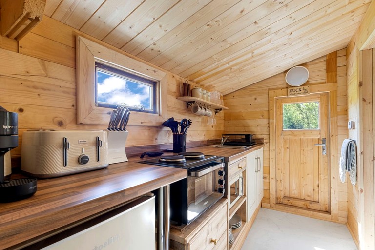 Cabins (United Kingdom, --, England)