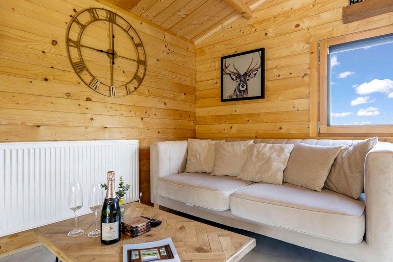 Cabins (United Kingdom, --, England)