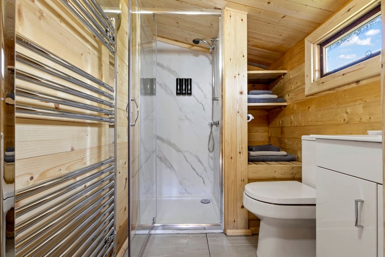 Cabins (United Kingdom, --, England)