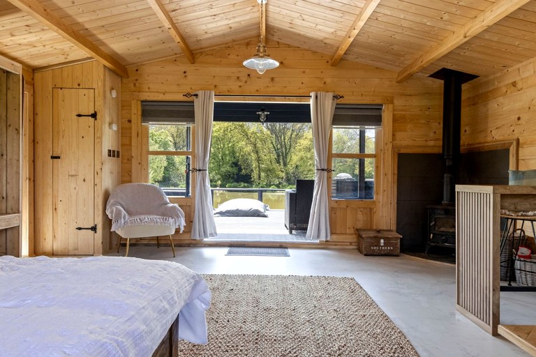 Cabins (United Kingdom, --, England)