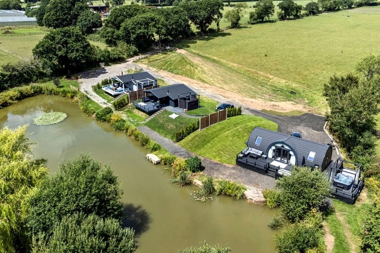 Cabins (United Kingdom, --, England)