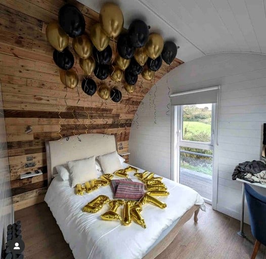 Cabins (United Kingdom, --, England)