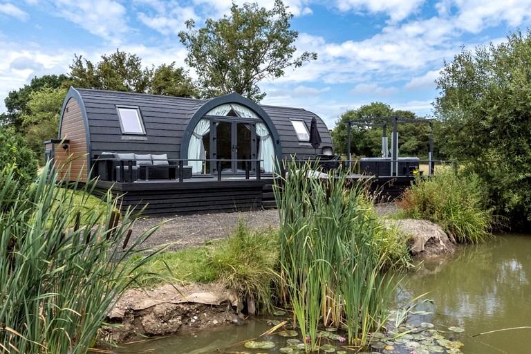 Cabins (United Kingdom, --, England)
