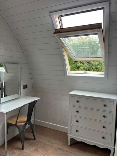 Cabins (United Kingdom, --, England)