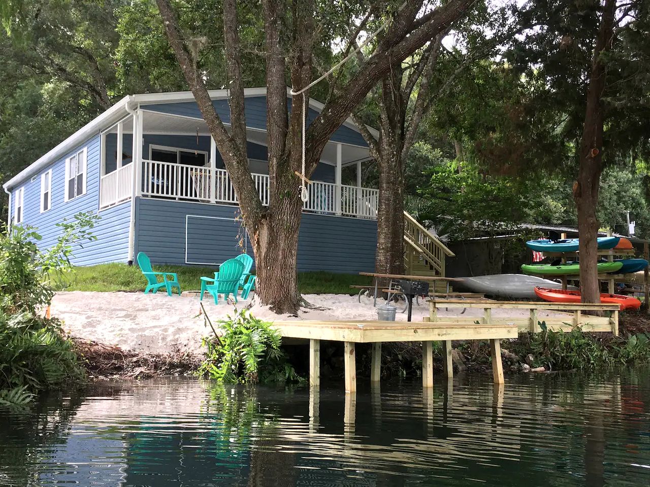 Riverfront Cottage with Nice Vistas in Weeki Wachee, Florida