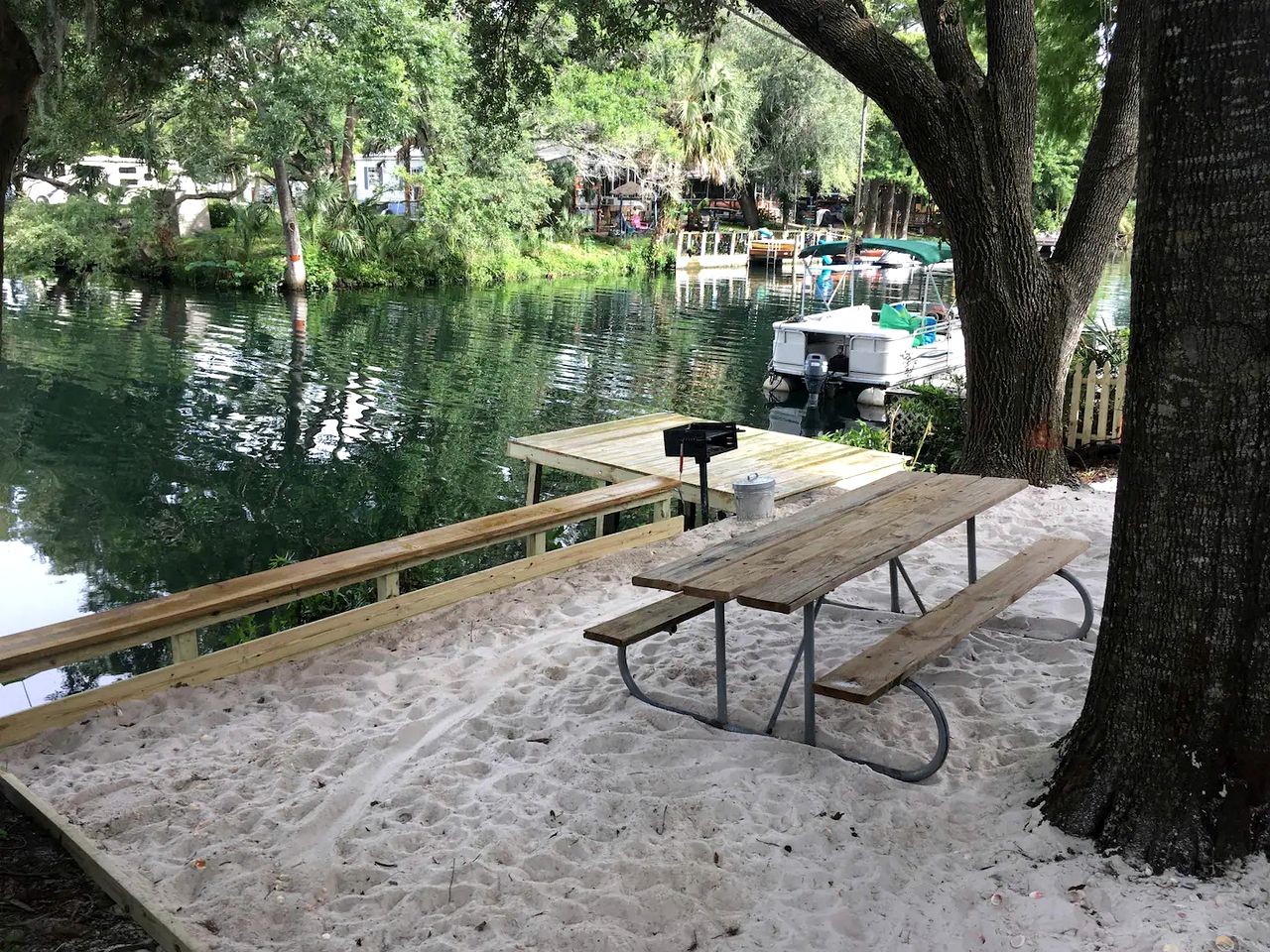 Riverfront Cottage with Nice Vistas in Weeki Wachee, Florida