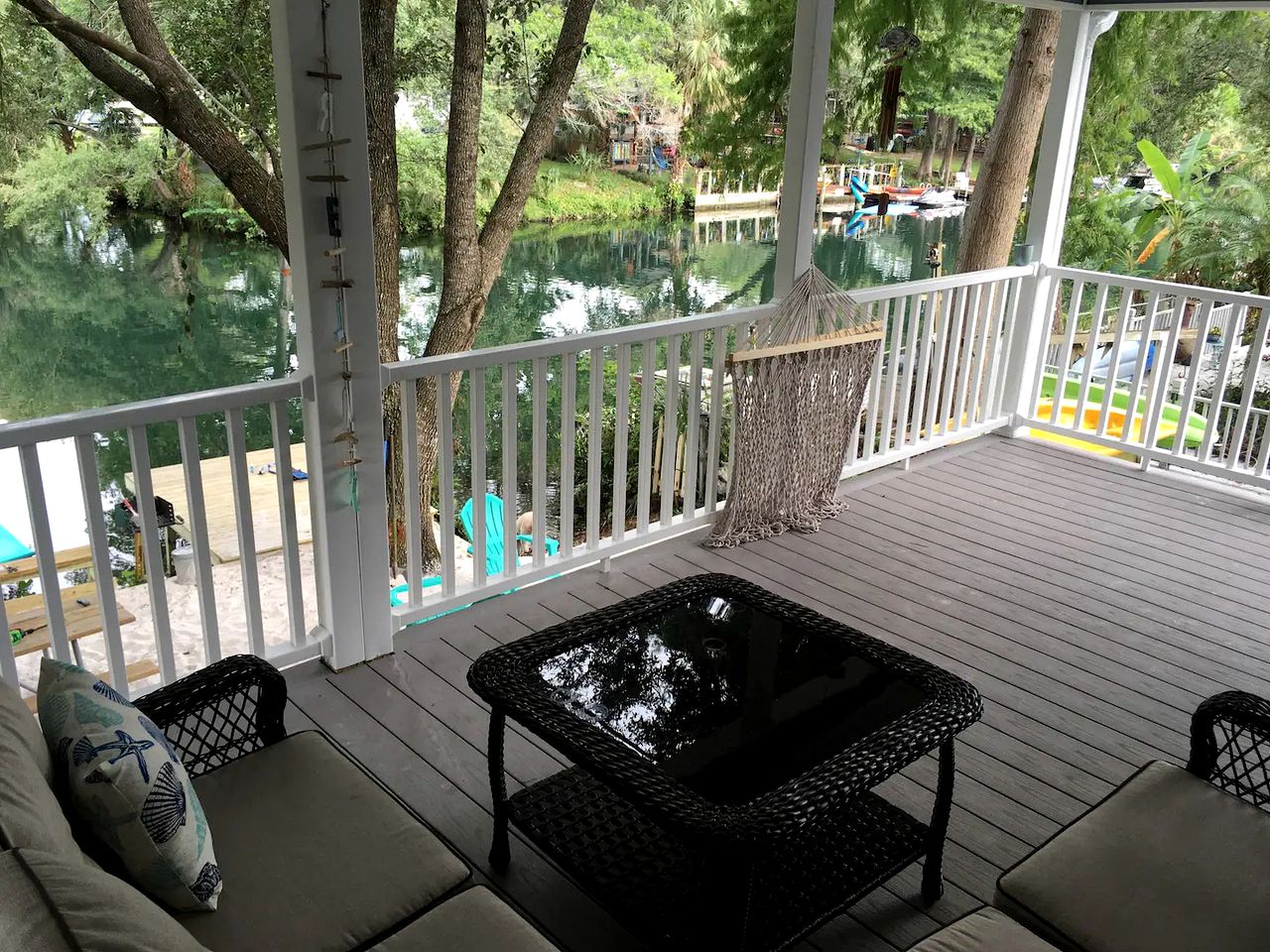 Riverfront Cottage with Nice Vistas in Weeki Wachee, Florida