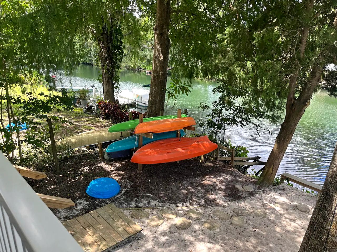 Riverfront Cottage with Nice Vistas in Weeki Wachee, Florida