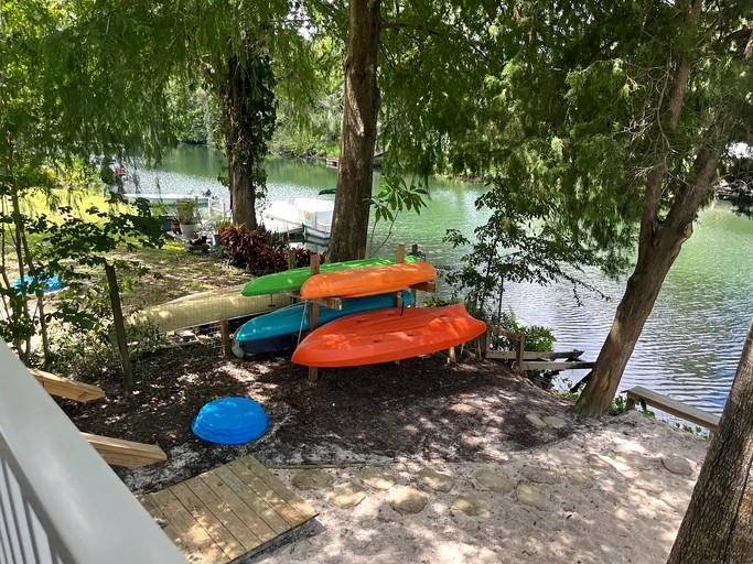 Cottages (United States of America, Weeki Wachee, Florida)