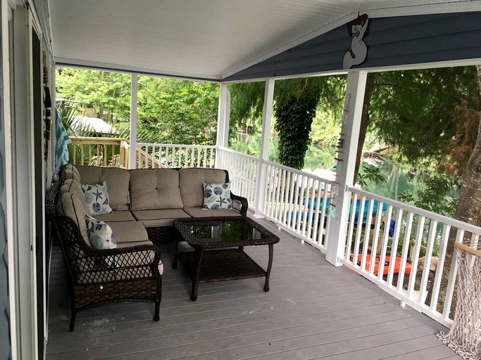 Cottages (United States of America, Weeki Wachee, Florida)