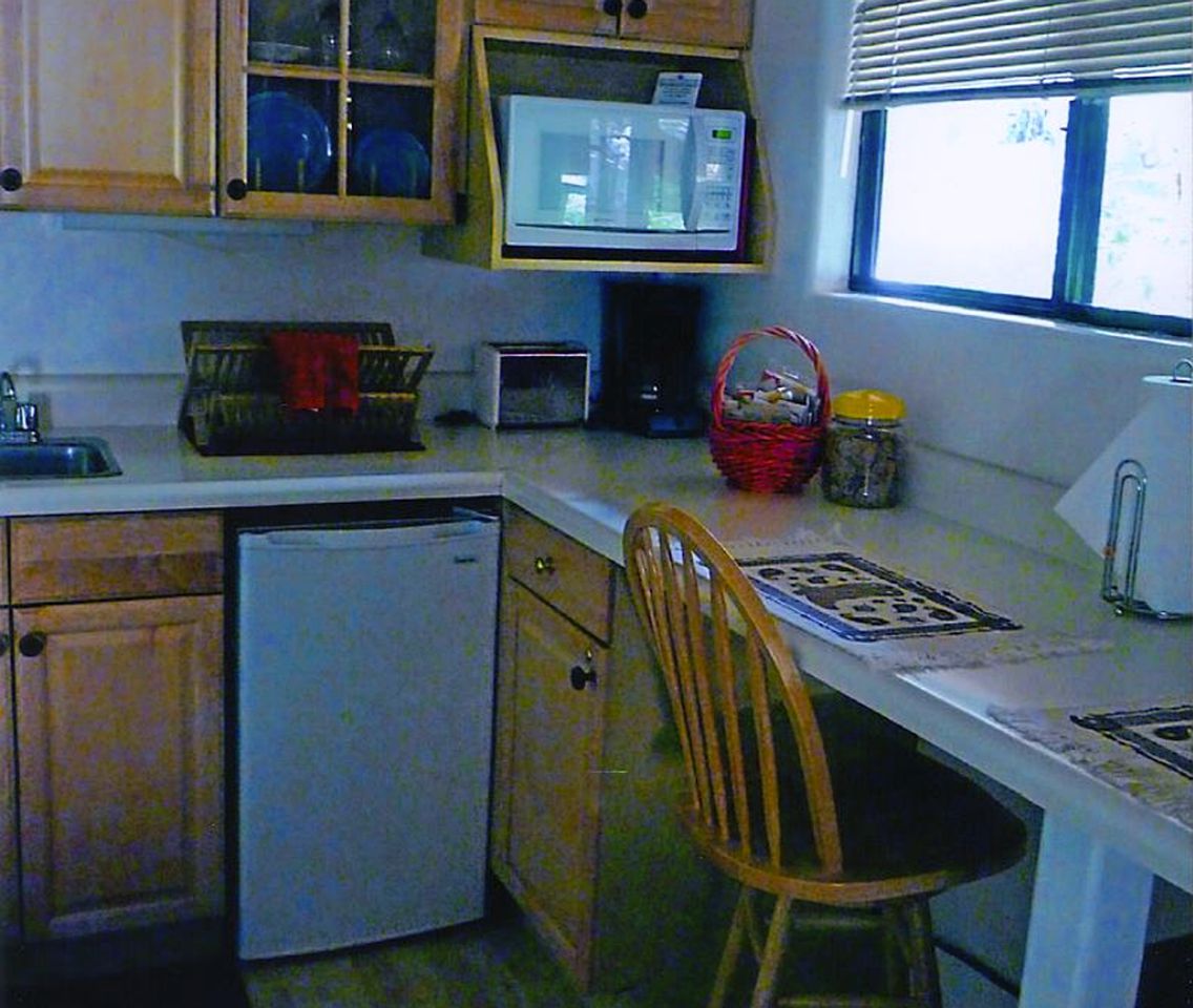 Romantic Creekside Getaway with a Full Kitchenette near Tucson, Arizona
