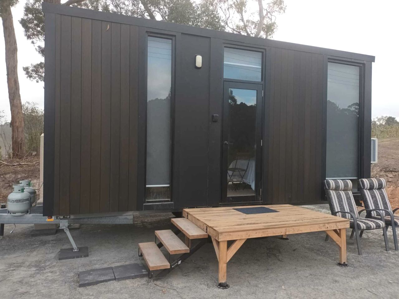Charming Farm Stay Tiny Home with Apple Orchard & Dam Views near Adelaide in Lenswood, South Australia