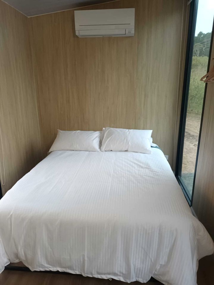 Charming Farm Stay Tiny Home with Apple Orchard & Dam Views near Adelaide in Lenswood, South Australia