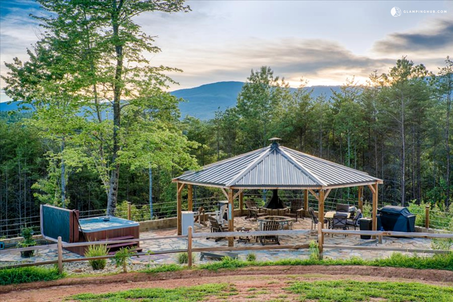 Cabin Rental with Hot Tub near Lake Lure