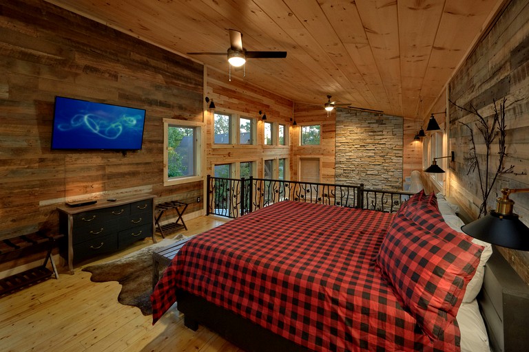 -- (United States, Gatlinburg, Tennessee)