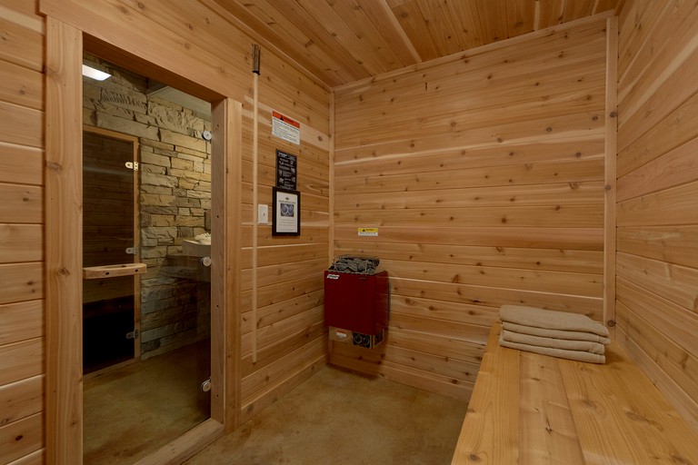 -- (United States, Gatlinburg, Tennessee)