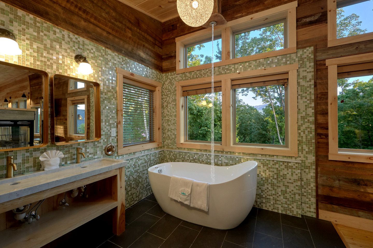 Romantic Gatlinburg Getaway for a Vacation in Tennessee