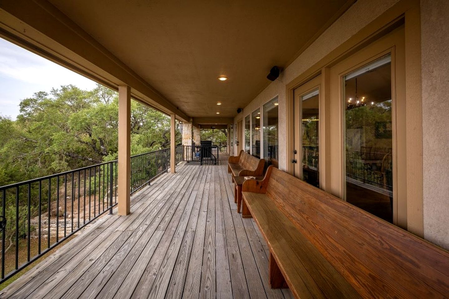 Expansive Pet-Friendly Lakeside Vacation Rental with Fenced Yard in Canyon Lake, Texas