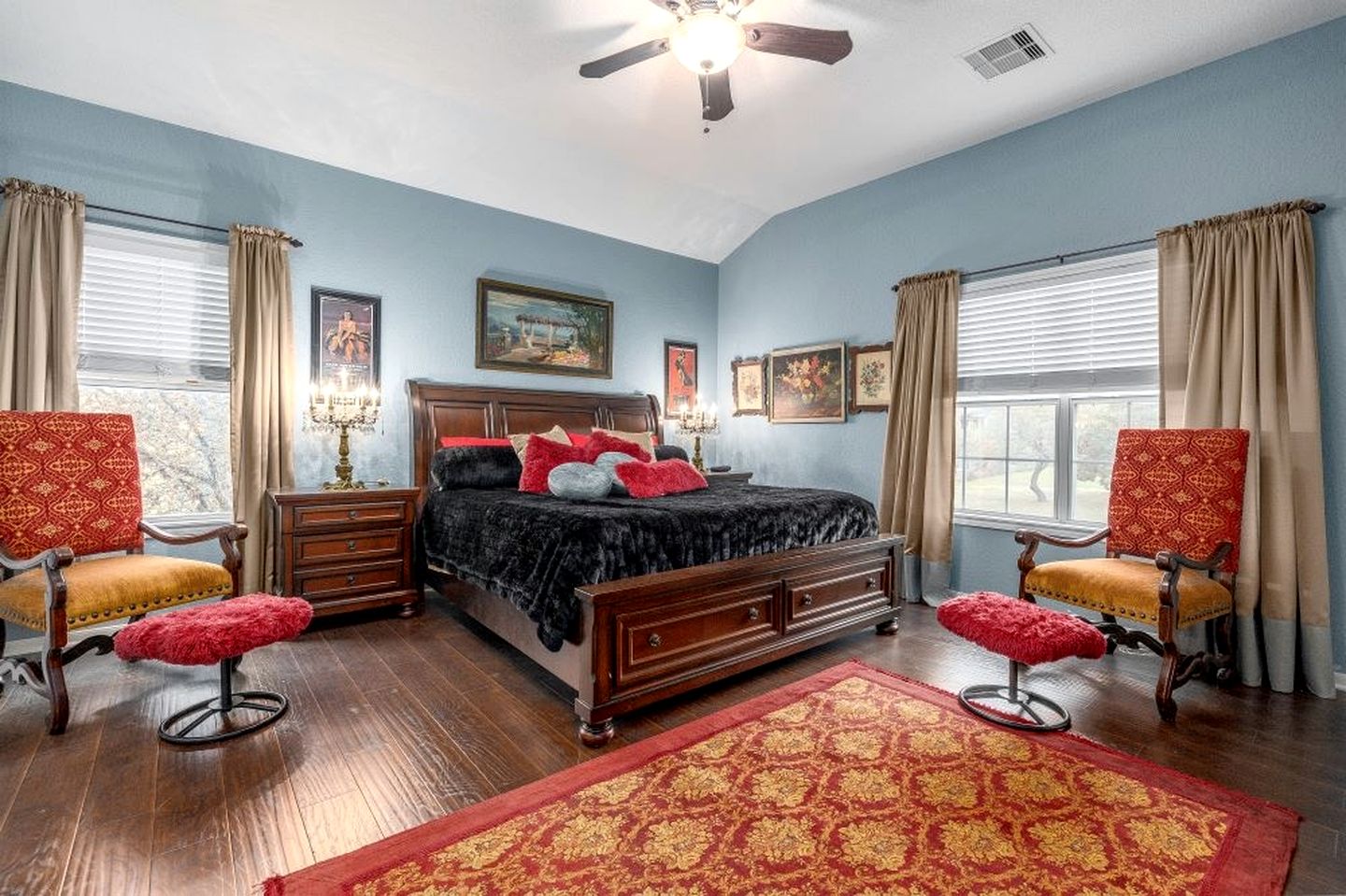 Expansive Pet-Friendly Lakeside Vacation Rental with Fenced Yard in Canyon Lake, Texas