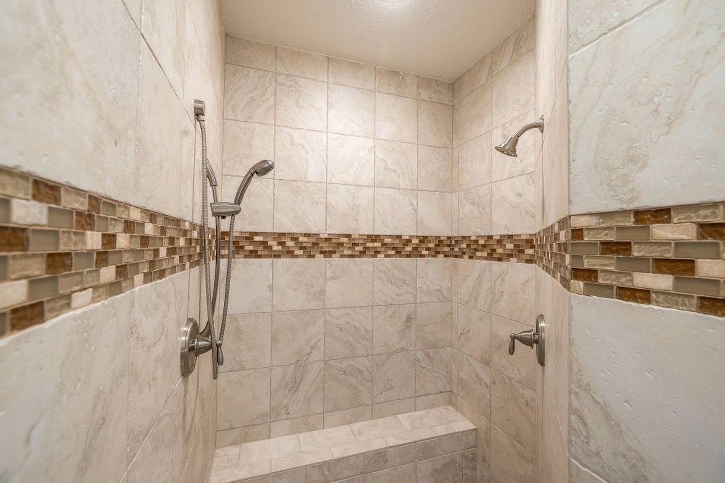 Expansive Pet-Friendly Lakeside Vacation Rental with Fenced Yard in Canyon Lake, Texas