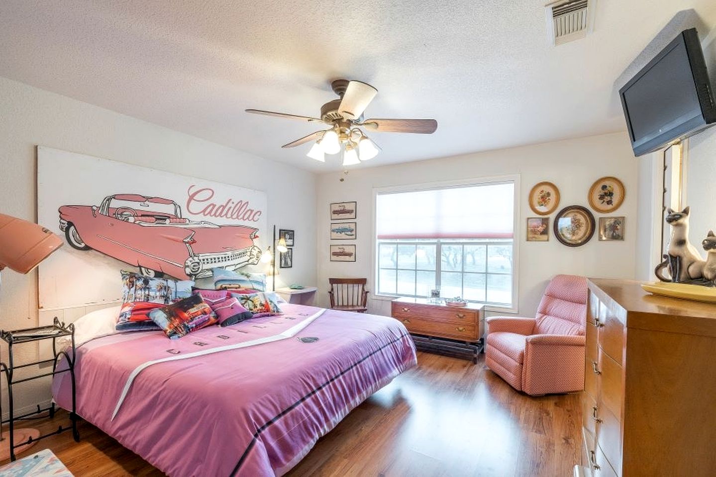 Expansive Pet-Friendly Lakeside Vacation Rental with Fenced Yard in Canyon Lake, Texas