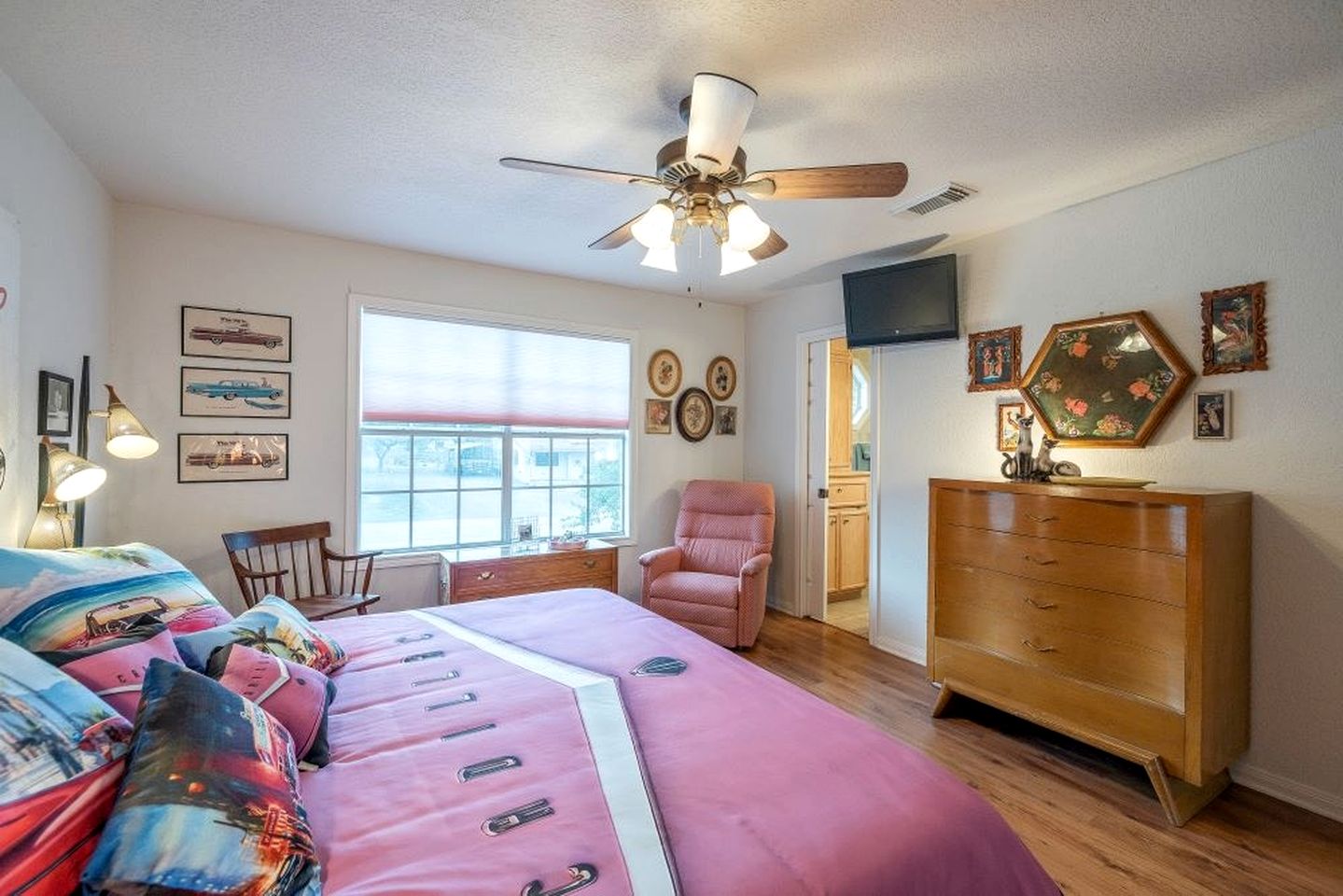 Expansive Pet-Friendly Lakeside Vacation Rental with Fenced Yard in Canyon Lake, Texas