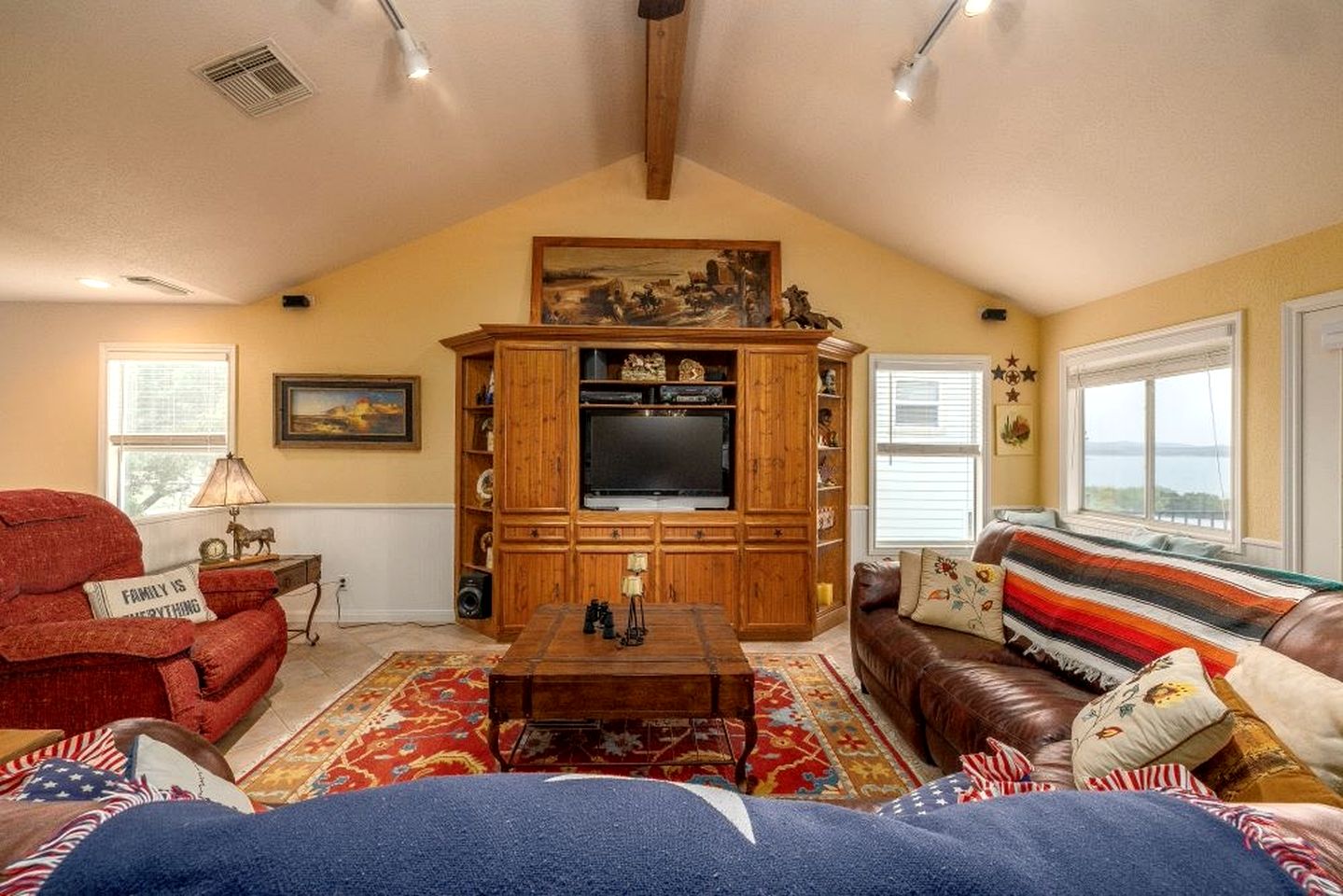 Expansive Pet-Friendly Lakeside Vacation Rental with Fenced Yard in Canyon Lake, Texas