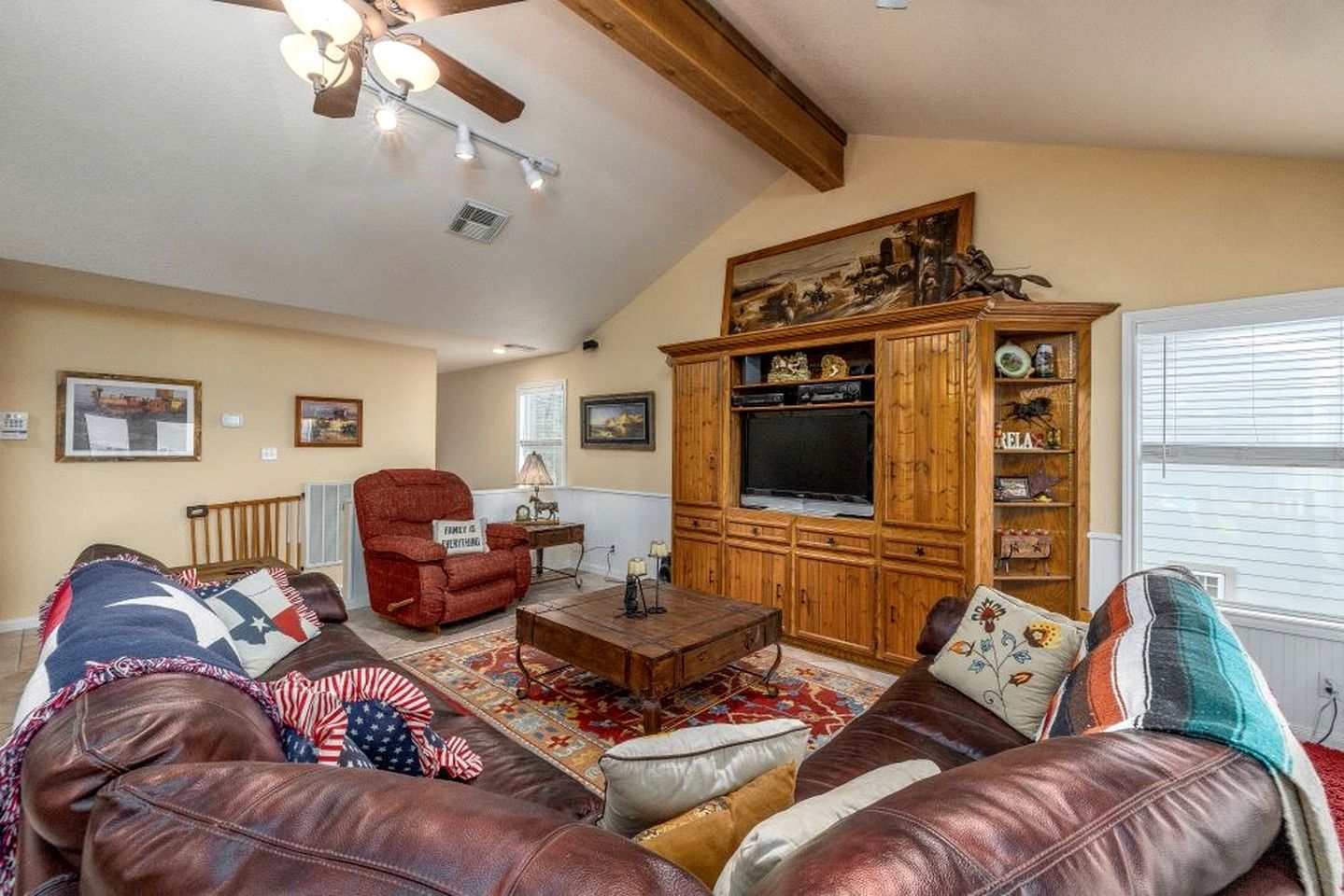 Expansive Pet-Friendly Lakeside Vacation Rental with Fenced Yard in Canyon Lake, Texas