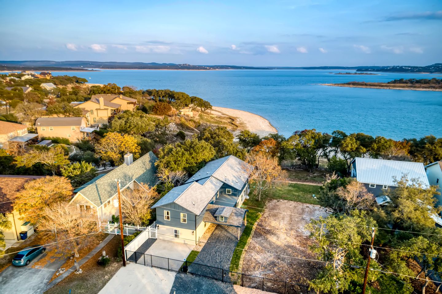 Fantastic Lakefront Villa with Stunning Views and Lake Access in Canyon Lake, Texas