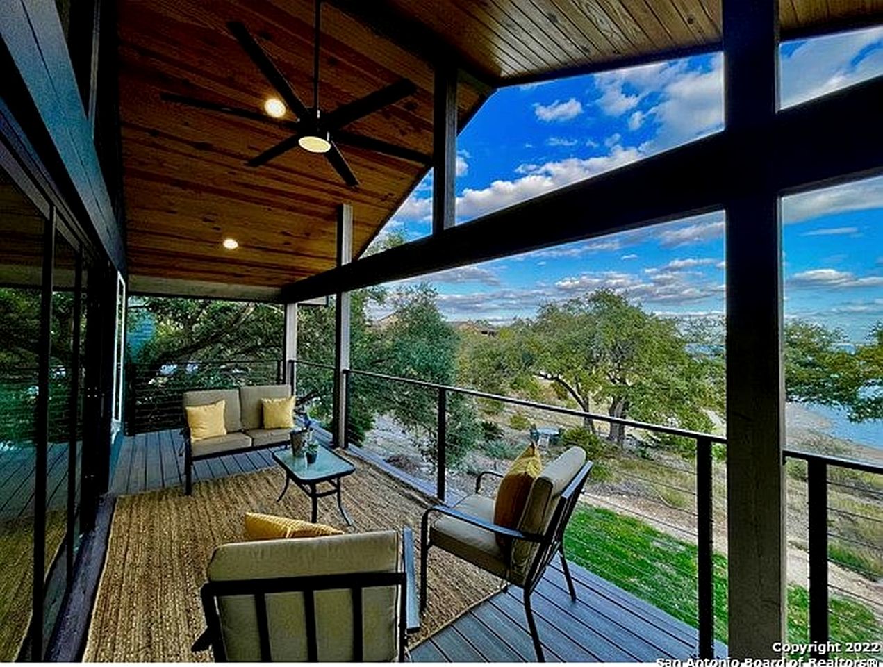 Fantastic Lakefront Villa with Stunning Views and Lake Access in Canyon Lake, Texas