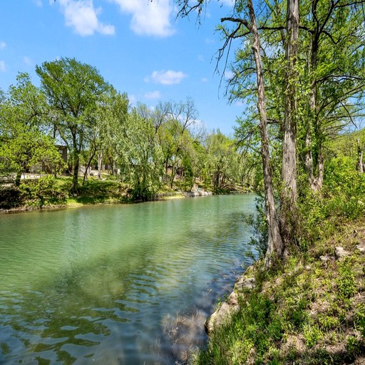 Cabins (United States of America, Canyon Lake, Texas)