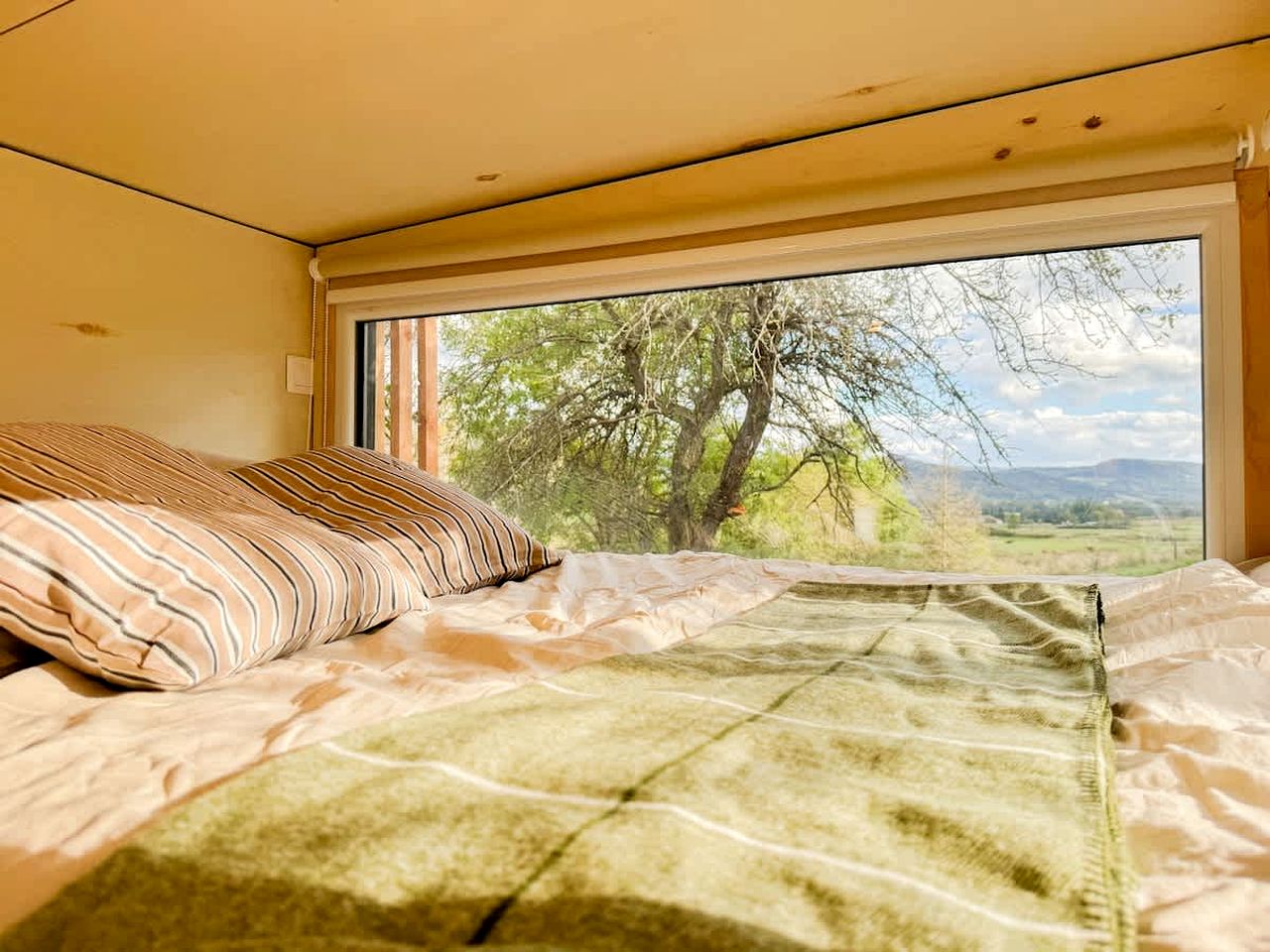 Charming Panoramic Tiny House with Eco-Friendly Design Near Saint-Pierre-Eynac, France